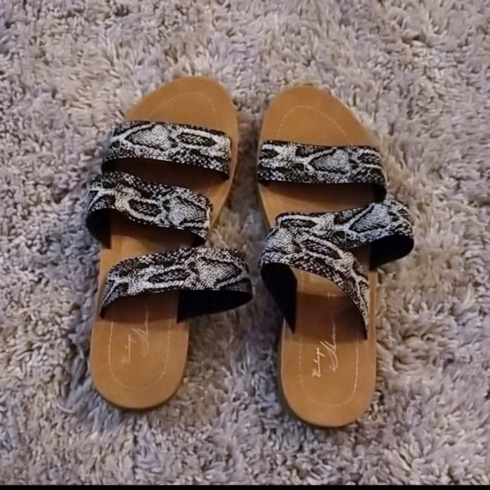 Vintage Havana three strap snake print sand